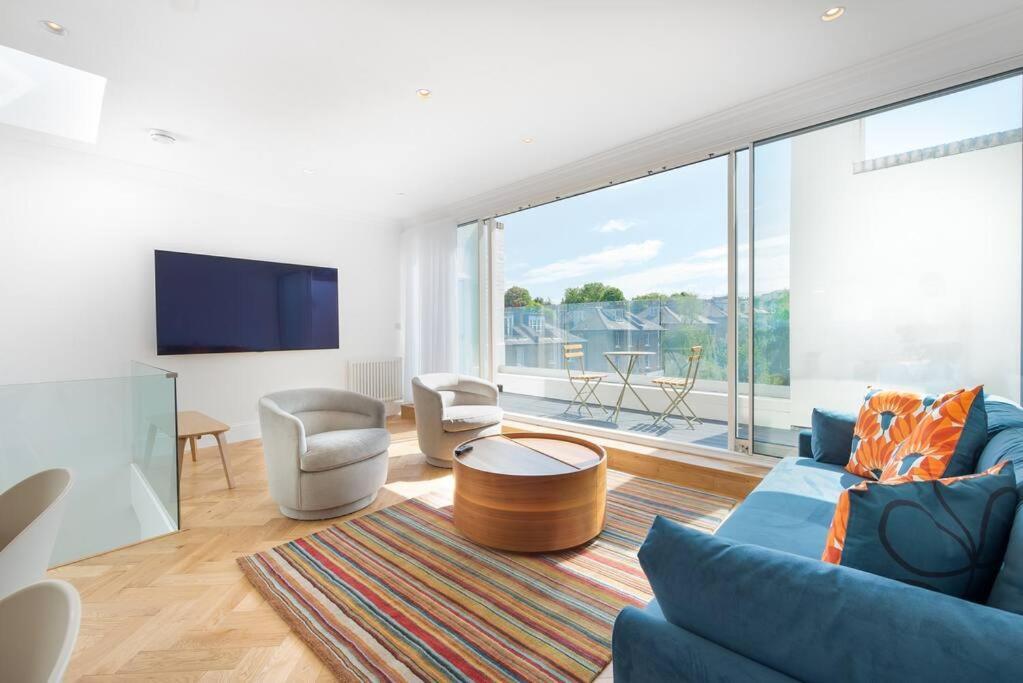 Stunning Two Bed Apartment Rh8 ลอนดอน ภายนอก รูปภาพ