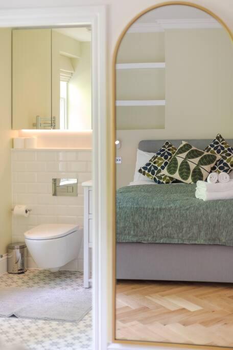 Stunning Two Bed Apartment Rh8 ลอนดอน ภายนอก รูปภาพ
