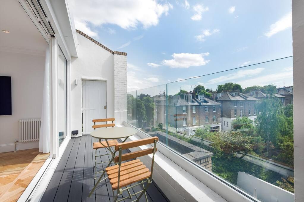 Stunning Two Bed Apartment Rh8 ลอนดอน ภายนอก รูปภาพ